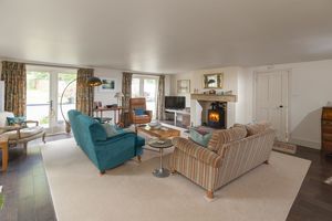 Sitting Room- click for photo gallery